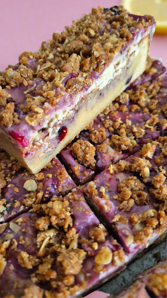Blackcurrant & Lemon crumble cheesecake style blondie image 4