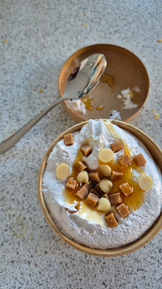 Fudge & Caramel sauce Blondie Fluff Pot