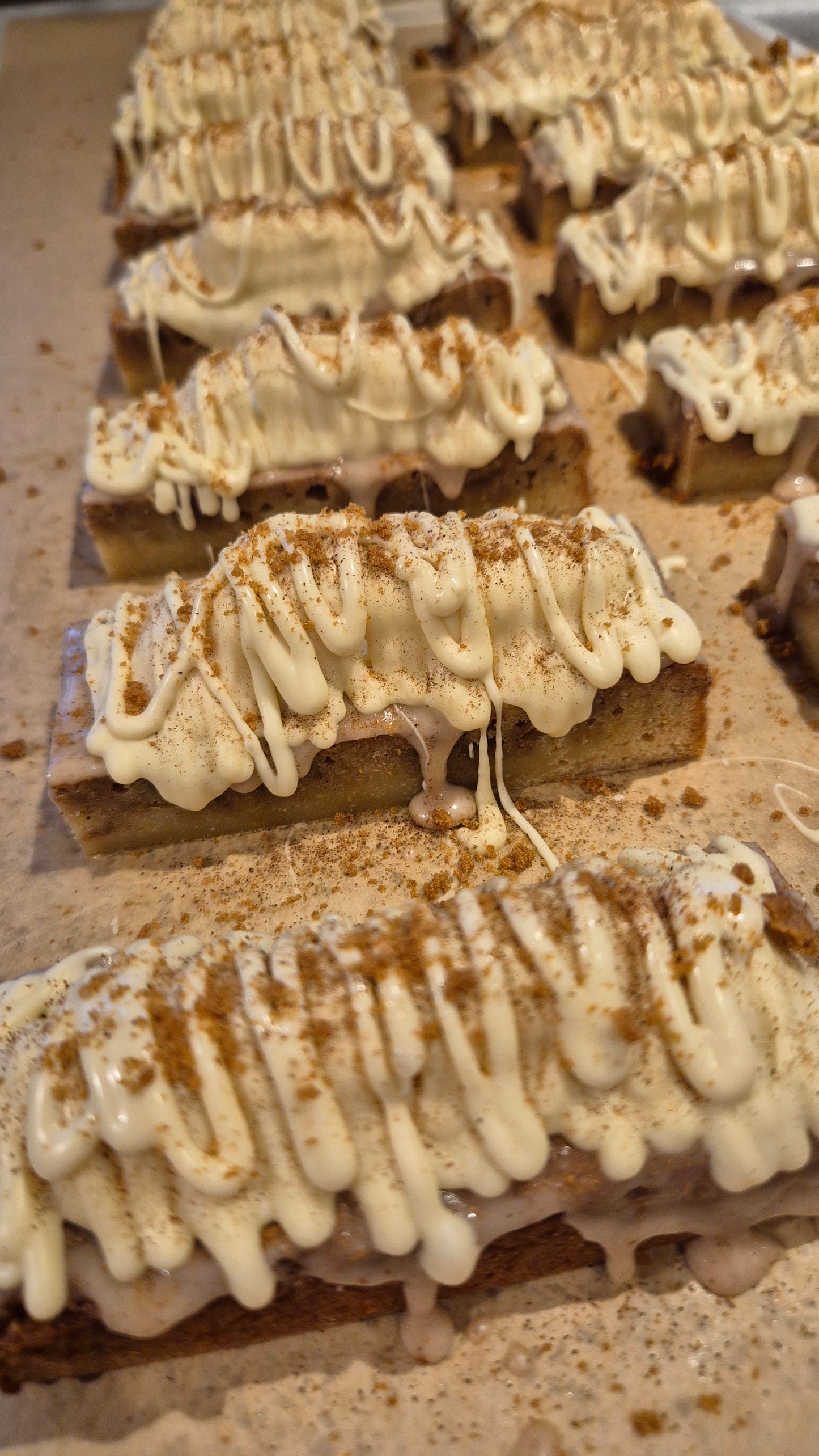 'Cinnamon Bun Hun' Fluff Blondie