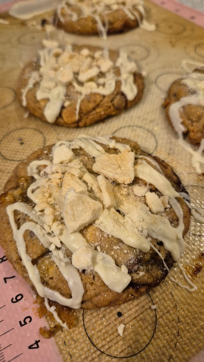 Apple & Fudge White chocolate Drizzle Cookies
