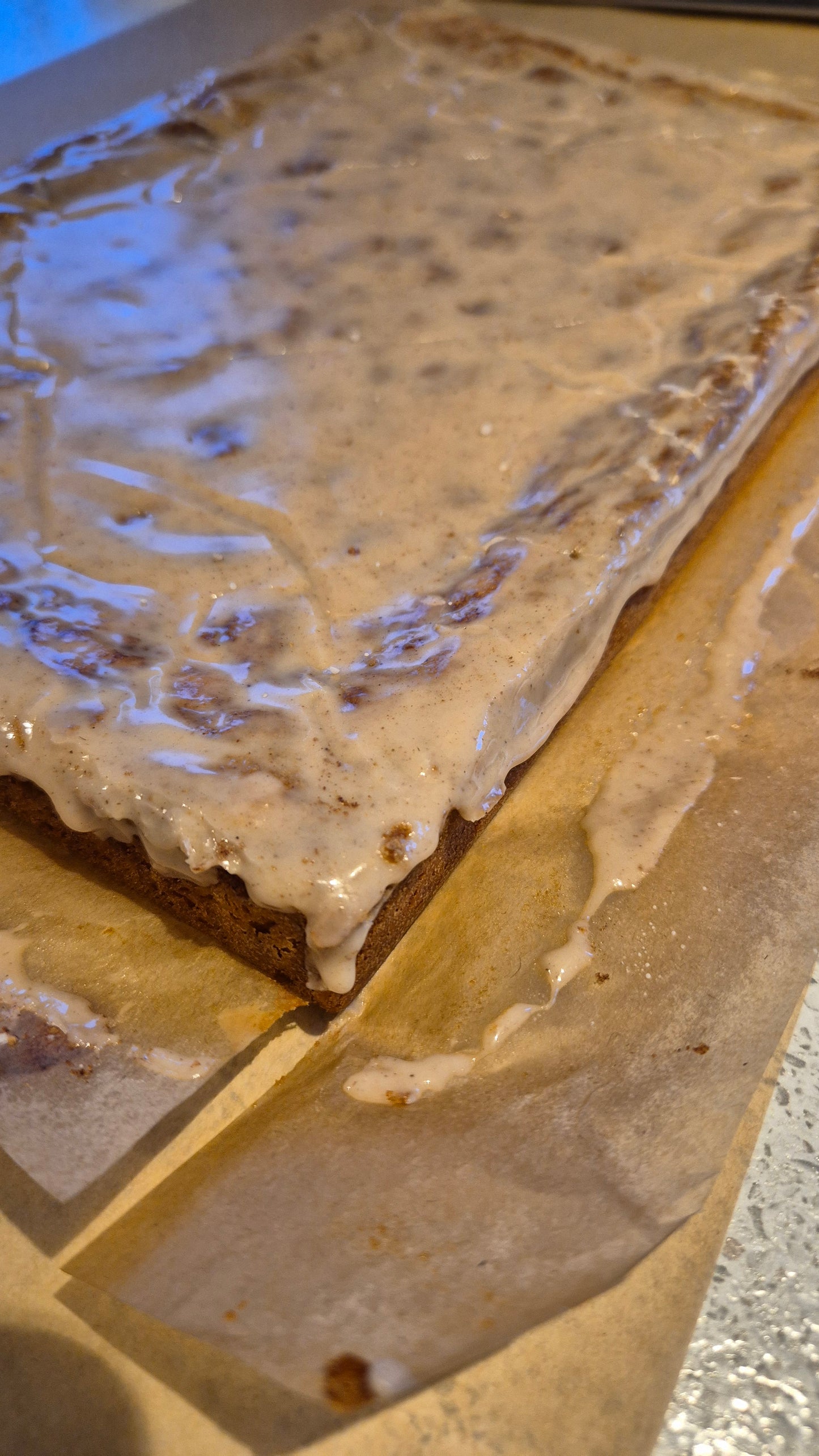 'Cinnamon Bun Hun' Fluff Blondie