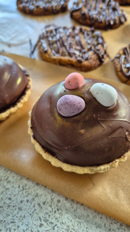 Fluff Topped Chocolate Caramel Tarts