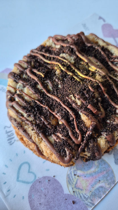 Oreo & Caramel Chunk Cookie