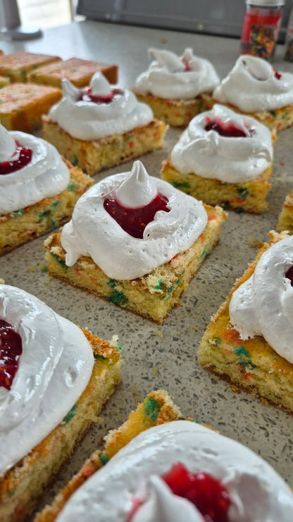 Vanilla Vicky Sponge Cake - Raspberry & Vanilla Fluff