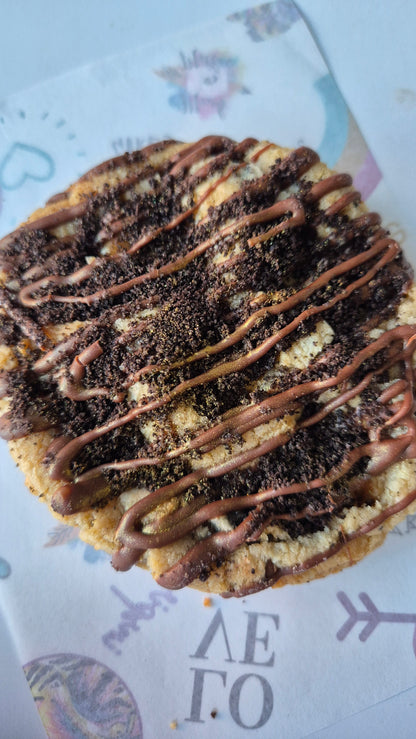 Oreo & Caramel Chunk Cookie