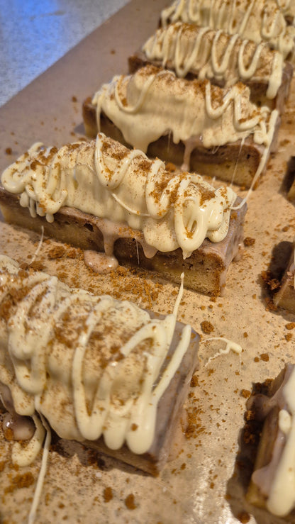 'Cinnamon Bun Hun' Fluff Blondie